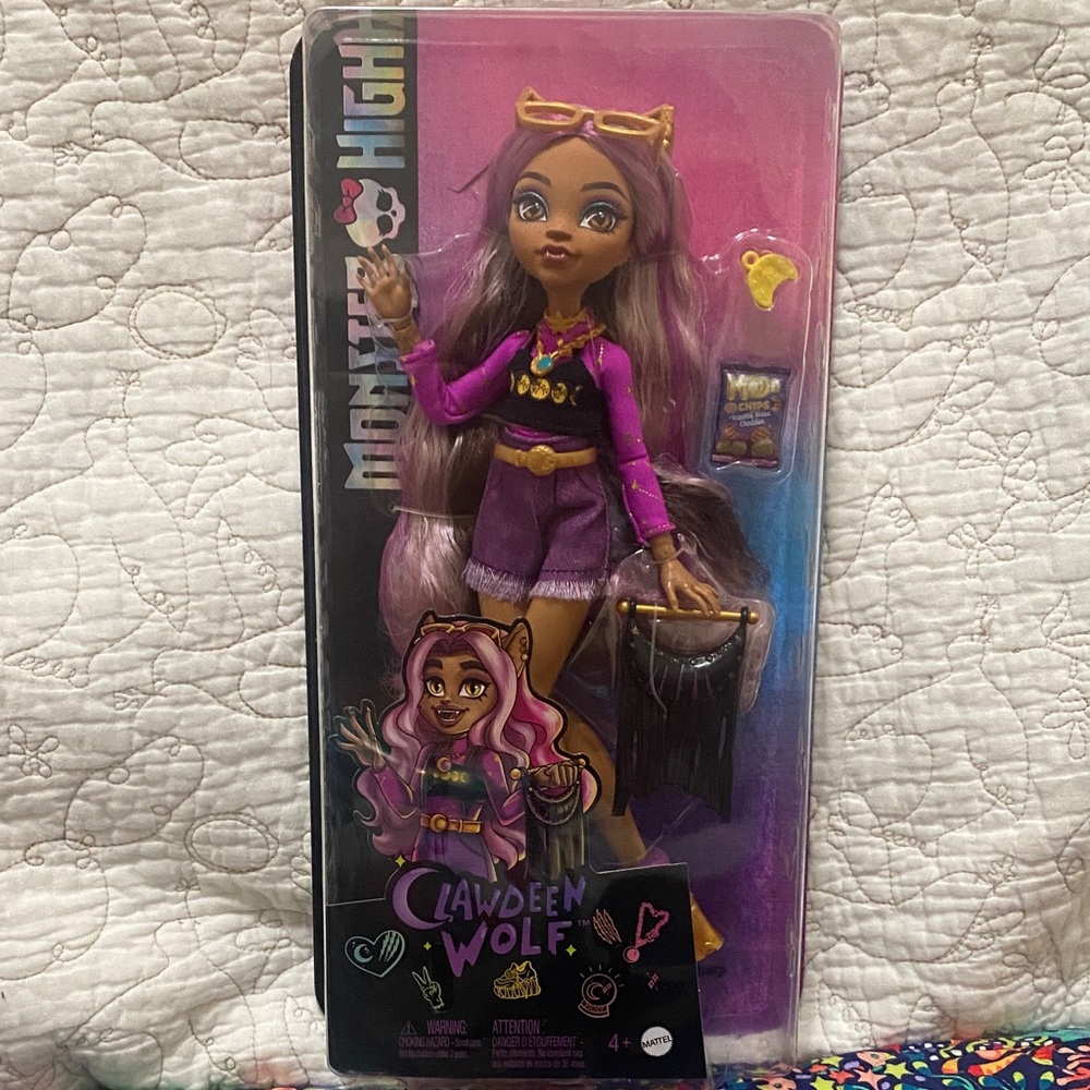 Monster High Clawdeen Wolf Doll with Purple and Pink Outfit